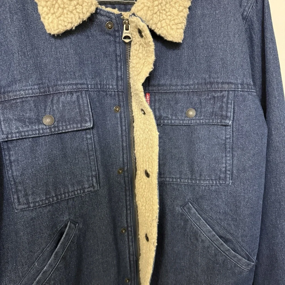 Levi's Premium Trucker Jacket Mens M Blue Denim Sherpa Lined Faux Fur Warm EUC